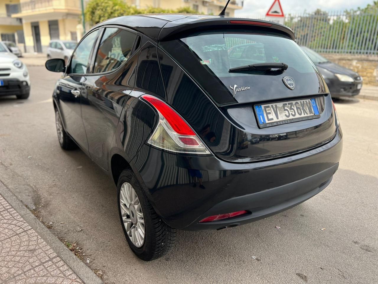Lancia ypsilon 900 benzina/metano Anno 2015 190,000Km