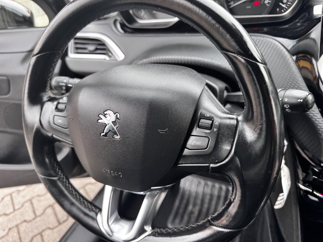 Peugeot 2008 BlueHDi 100 neopatentati euro 6b