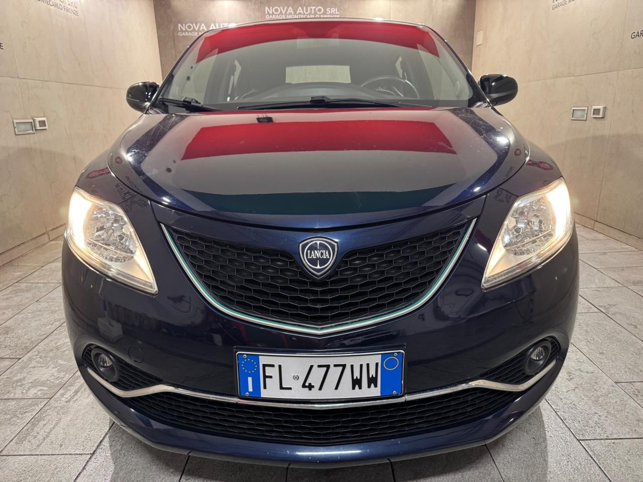 Lancia Ypsilon 1.2 69 CV 5 porte Silver NEOPATENTATI
