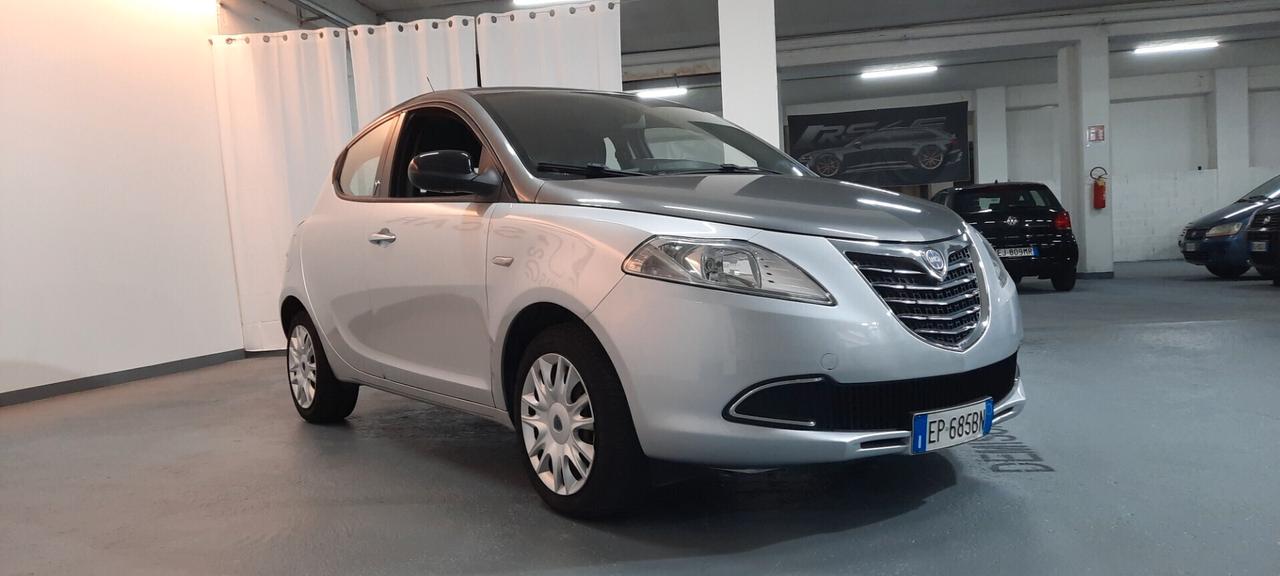 Lancia Ypsilon 1.2 69 CV 5 porte S&S Platinum