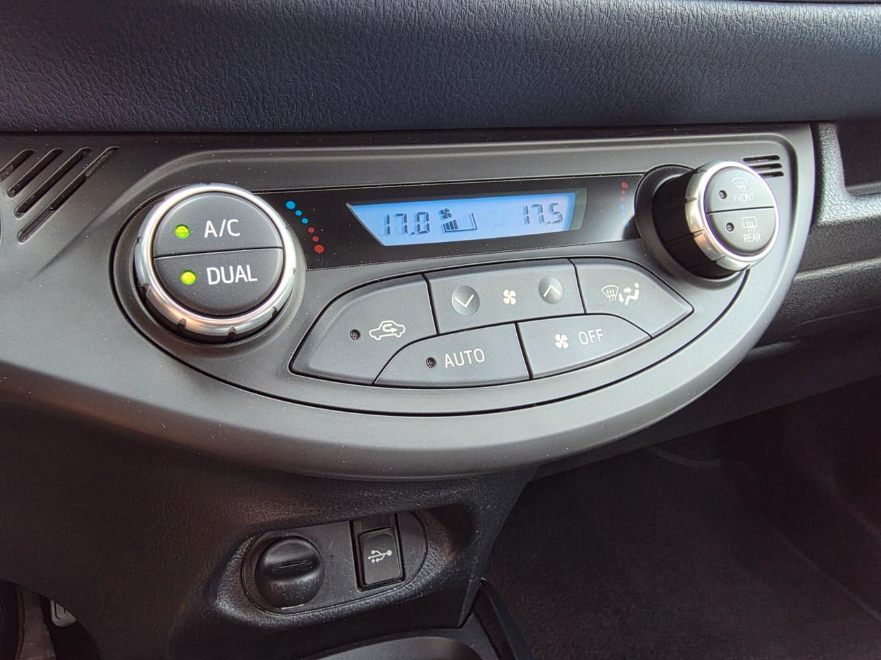 Toyota Yaris 5p 1.5 FULL HYBRID Trend Blue Edition