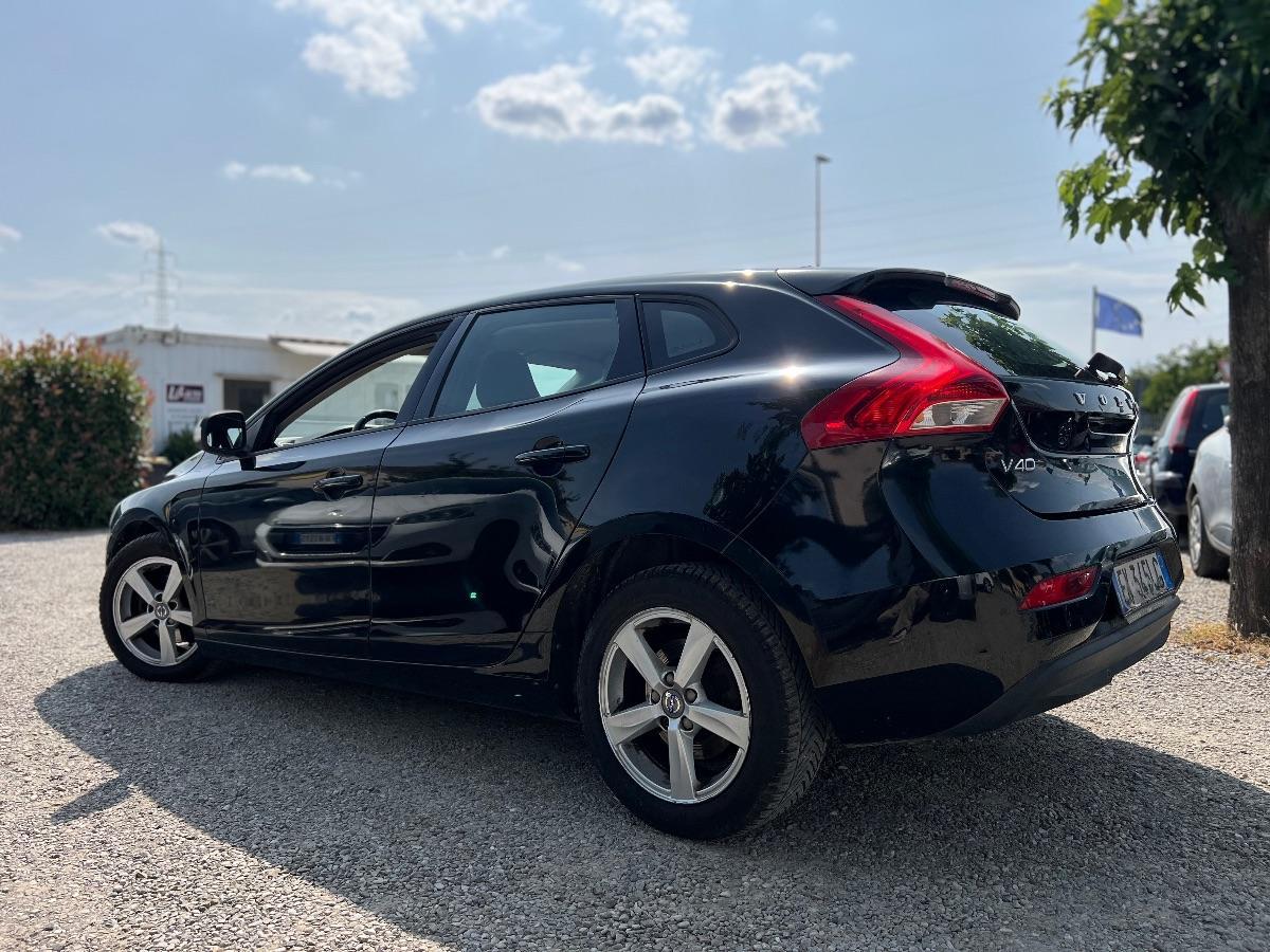 VOLVO - V40 1.6 d2 Business Edition