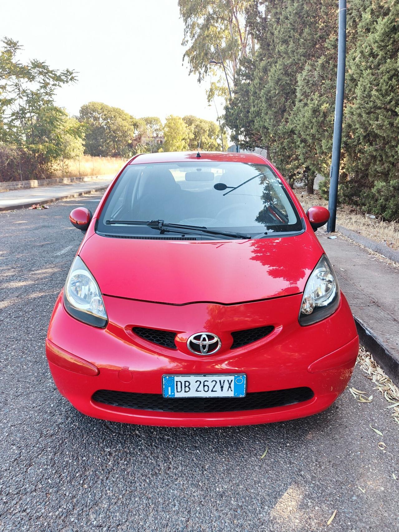 Toyota Aygo 1.0 benzina 3 porte x neopatentati