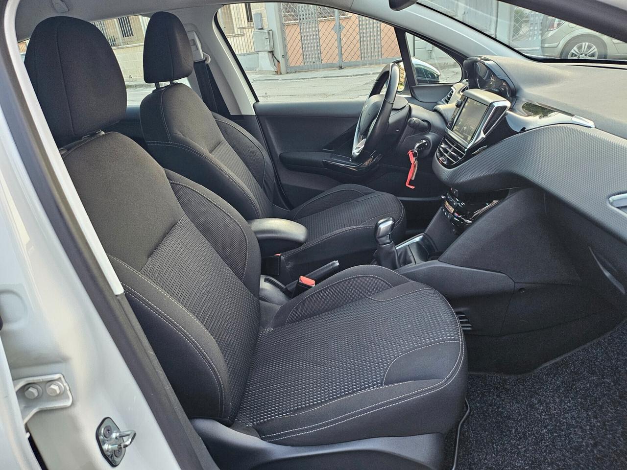 Peugeot 208 1.6 BlueHDi 100 CV Allure