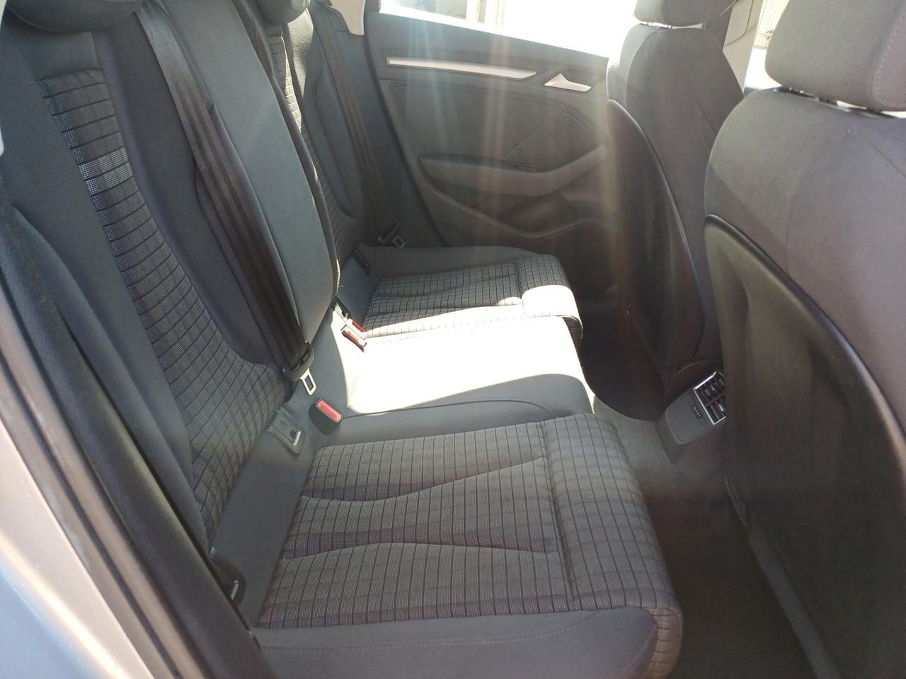 Audi A3 SPB1.6 TDI diesel S tronic Ambition
