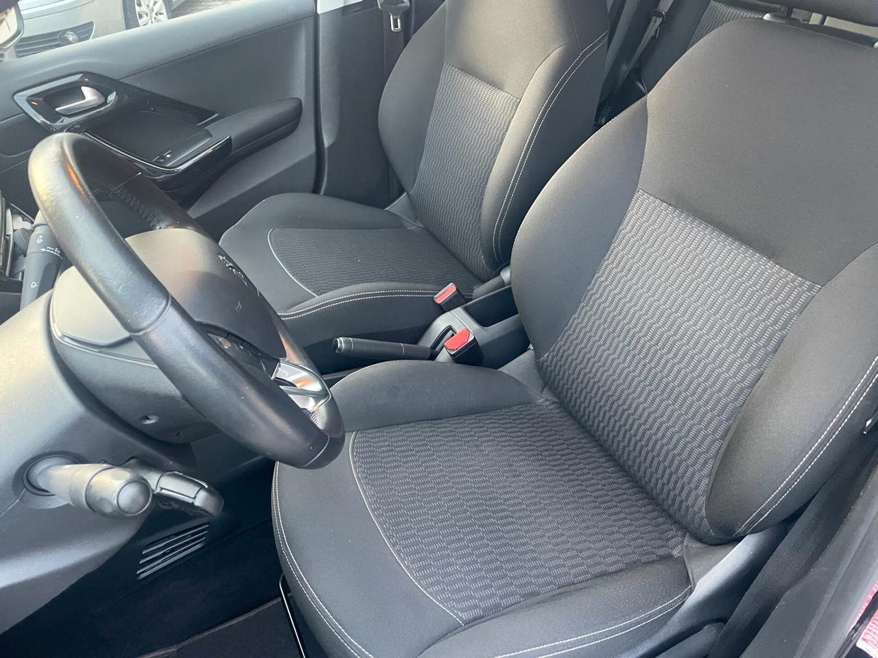 Peugeot 208 PureTech 82 5 porte Allure CINGHIA NUOVA!!!