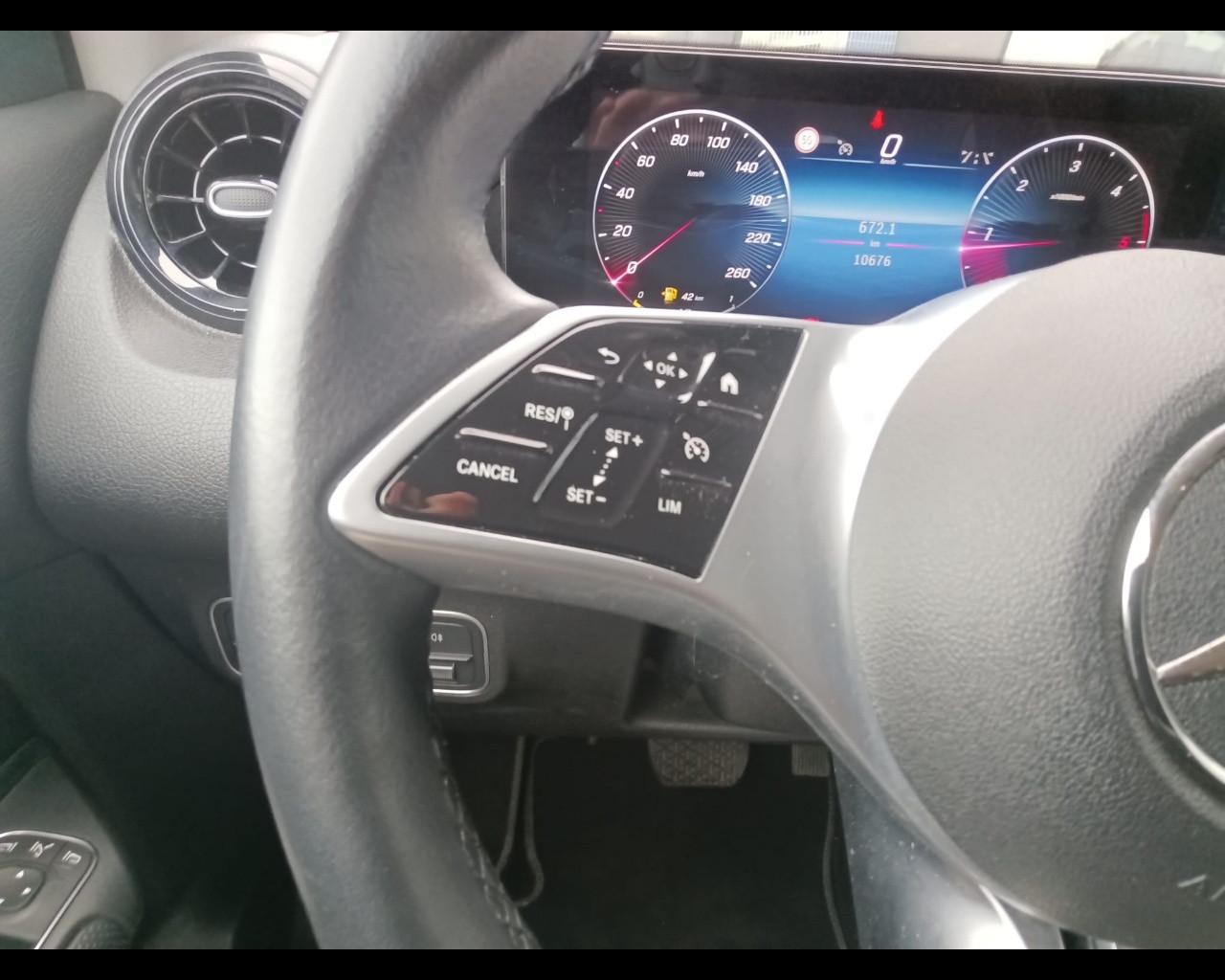 Mercedes-Benz GLB - X247 2023 - GLB 180 d Advanced auto