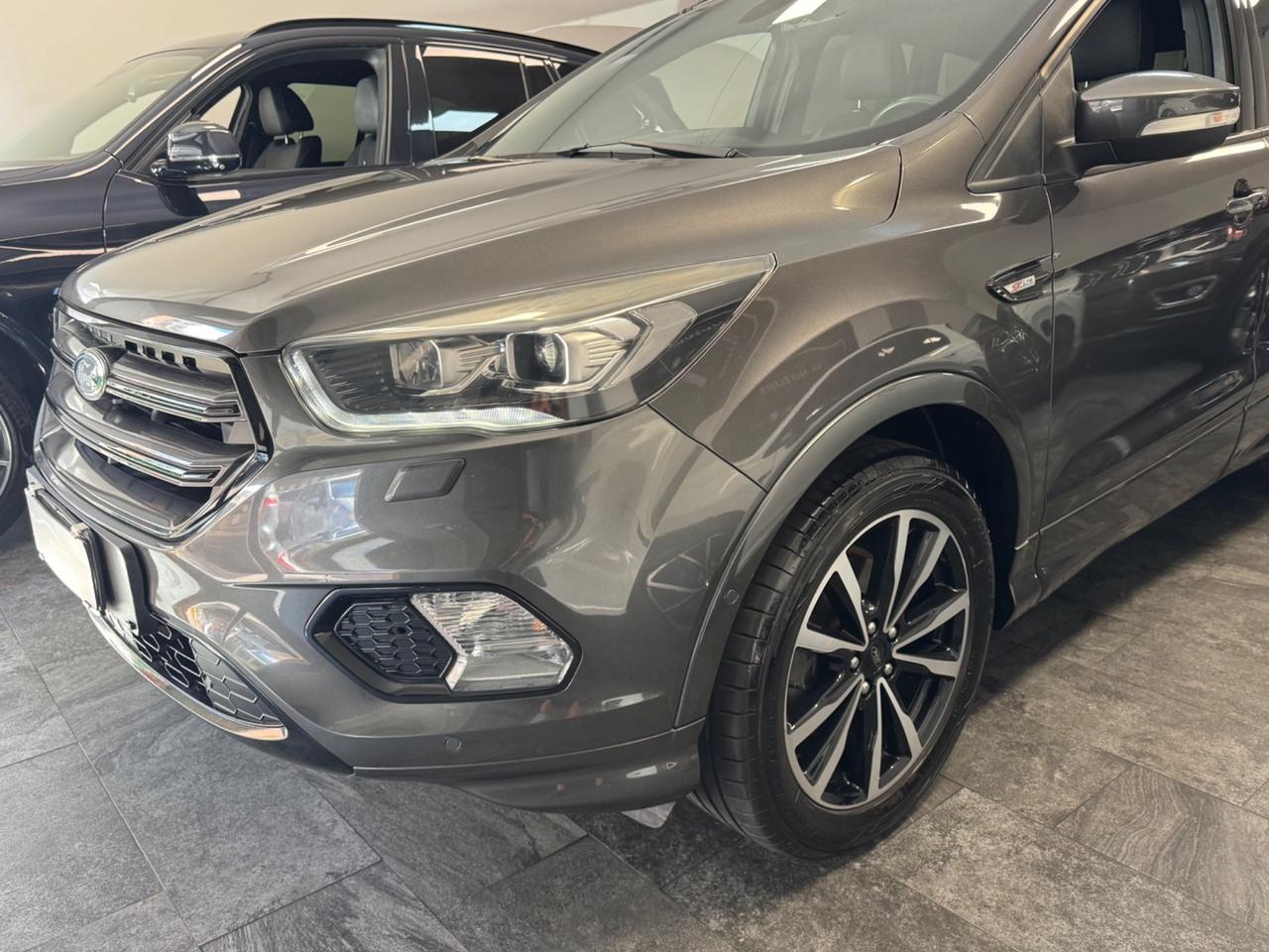 Ford Kuga 1.5 TDCI 120 CV S&S 2WD ST-Line