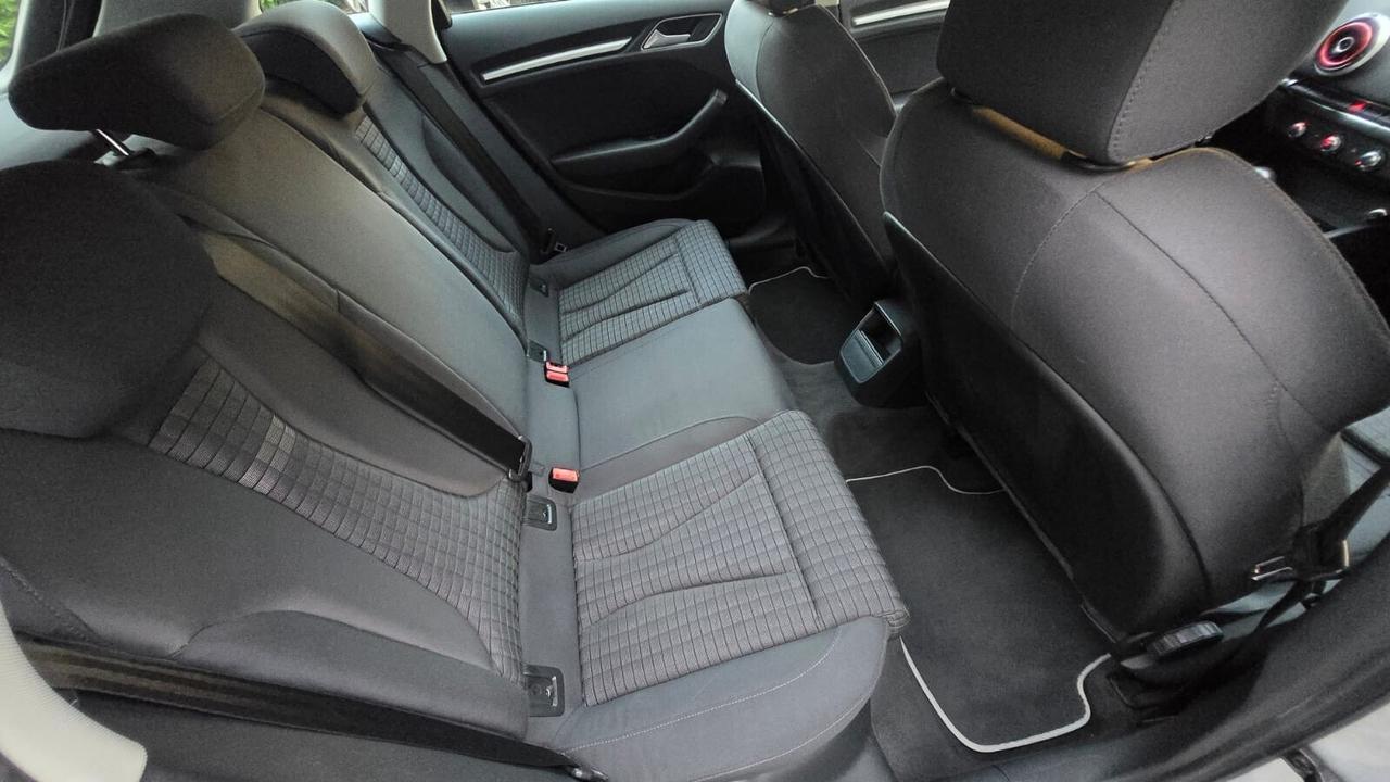 Audi A3 1.6 TDI S tronic Ambition NEOPATENTATI
