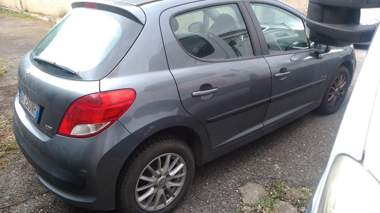 Peugeot 207 1.4 BZ 97MILA km LEGGI BENE 2010