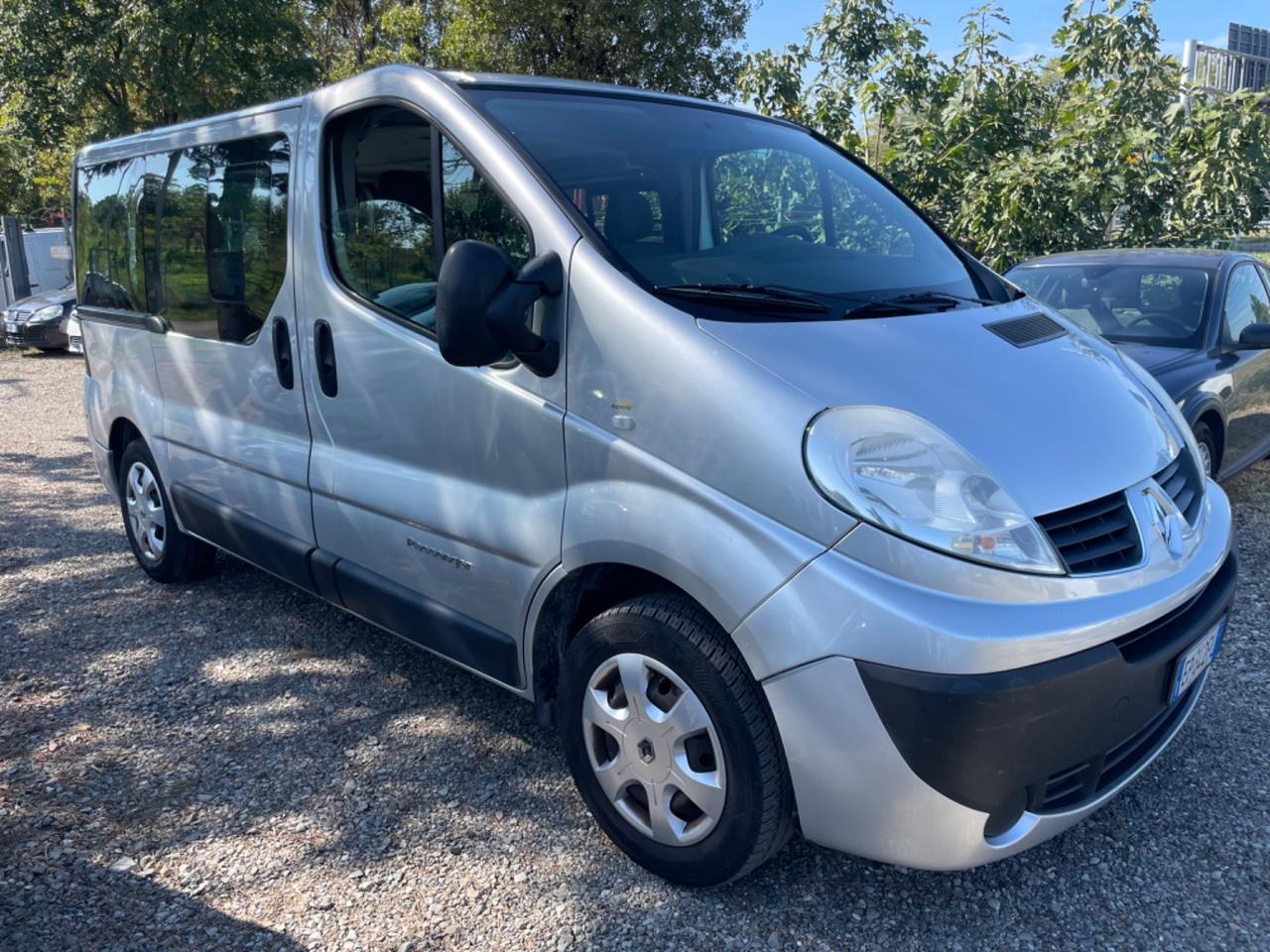Renault Trafic T27 2.0 dCi/115 PC-TN Passenger Limousine DPF