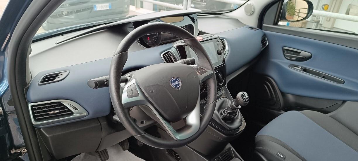 Lancia Ypsilon 1.0 FireFly 5 porte S&S Hybrid Platino