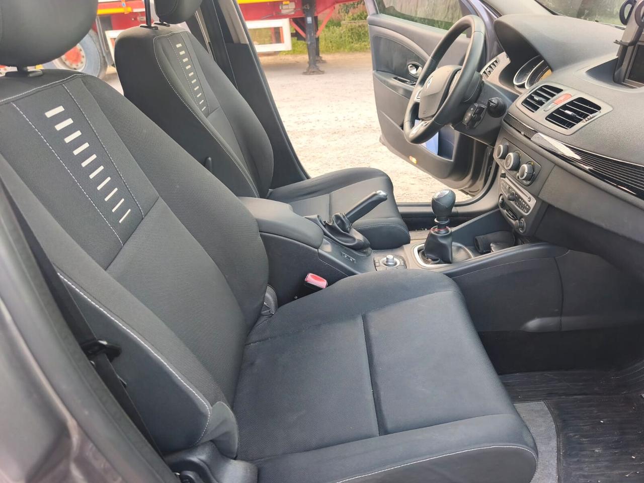 Renault Megane Sw 2011----1.5 Diesel