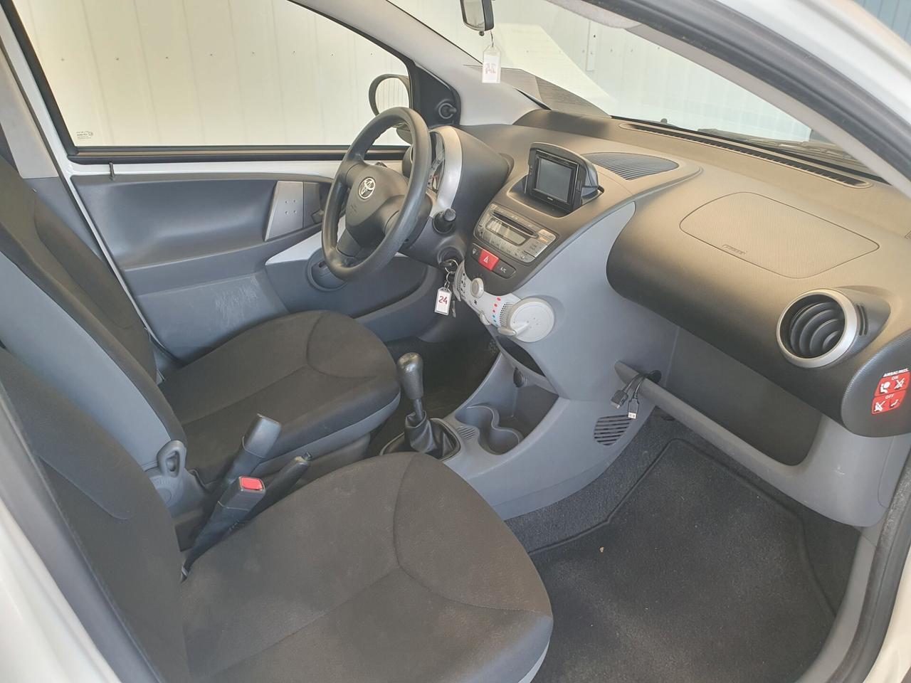 Toyota Aygo 5 porte 1.0 BENZ - 2012 - KM. 134.000