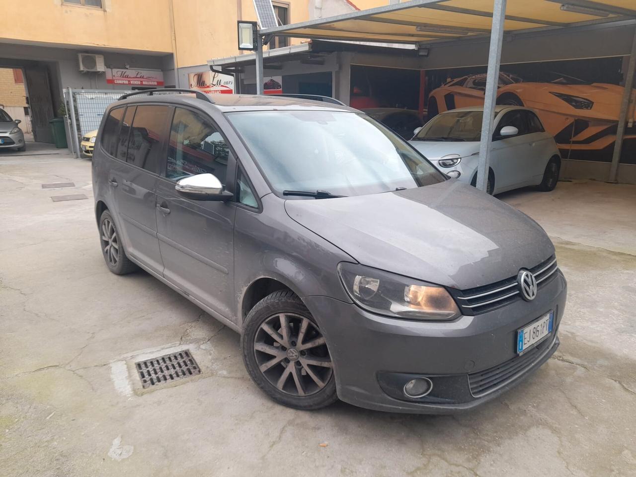 Volkswagen Touran 1.6 diesel 7 posti con garanzia-2011
