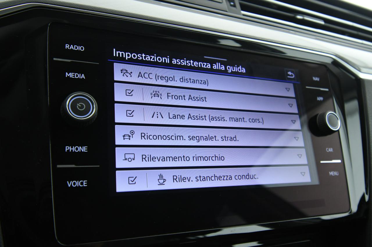 VOLKSWAGEN Passat Variant 2.0 tdi Business 150cv dsg ACC+APP CONNECT