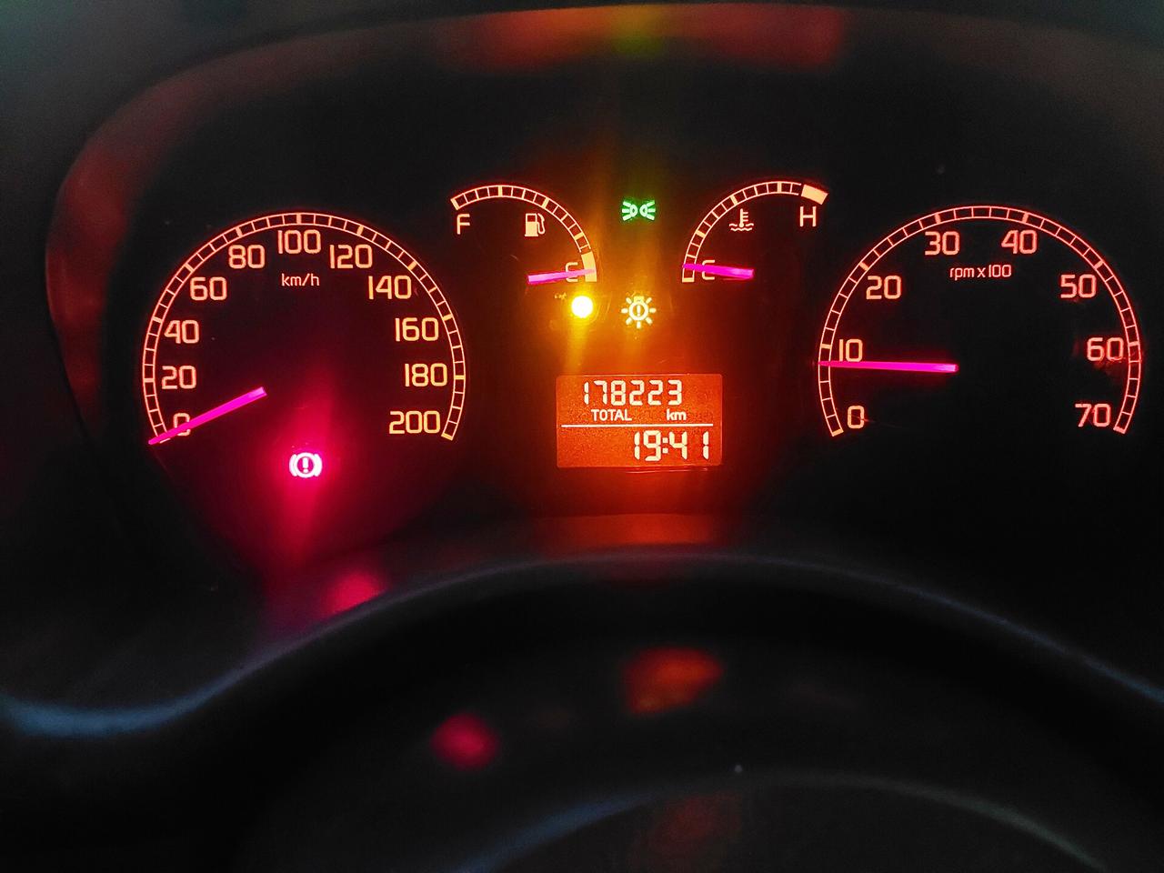 FIAT PUNTO 1.2 5P DYNAM.03/2006