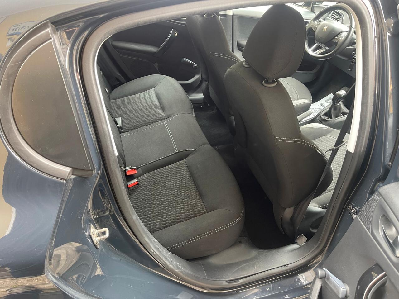 Peugeot 208 1.2 Gpl 82 Cv 5p Allure