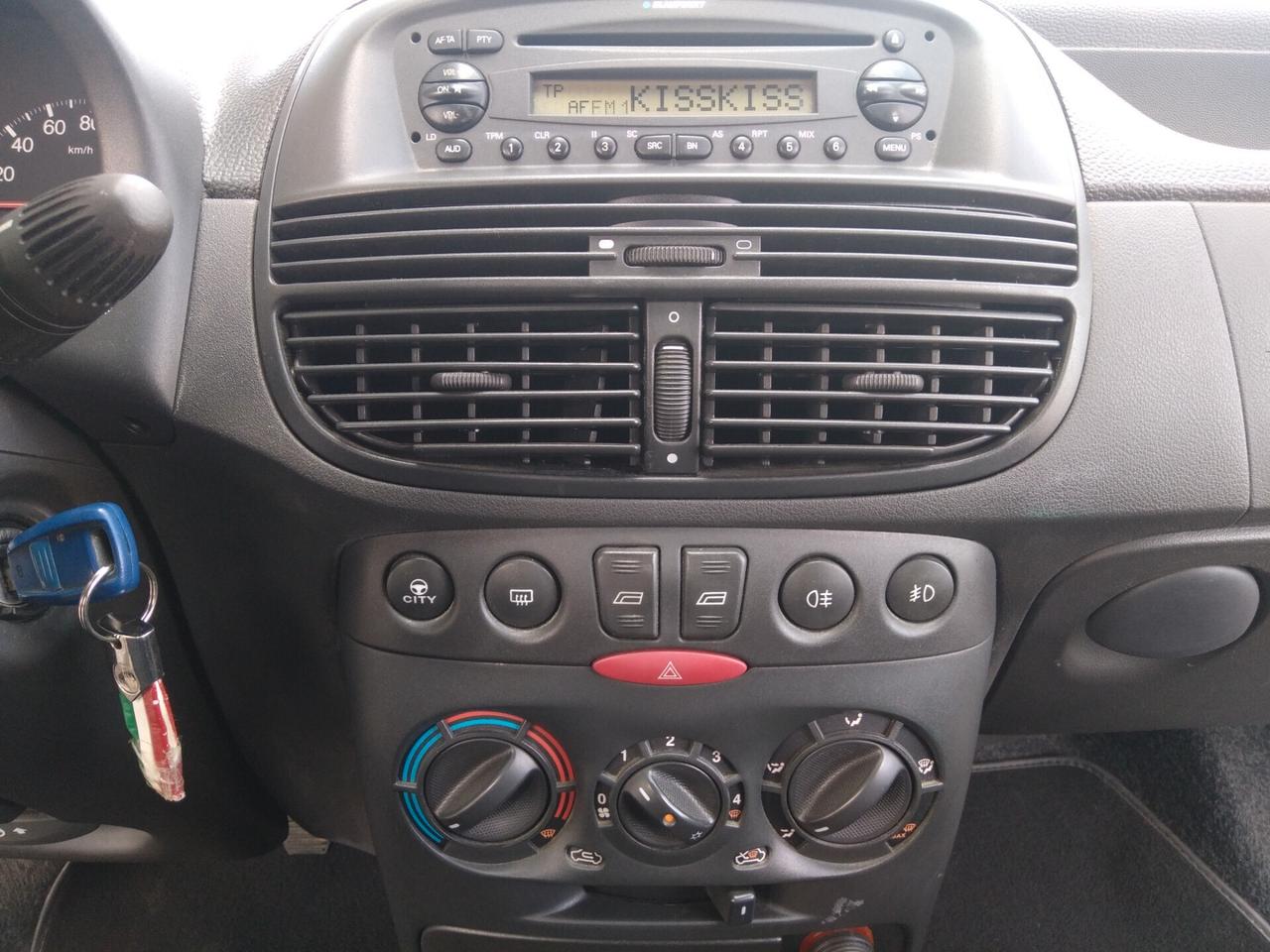 Fiat Punto 1.2i 16V cat 5 porte HLX x neopatentati