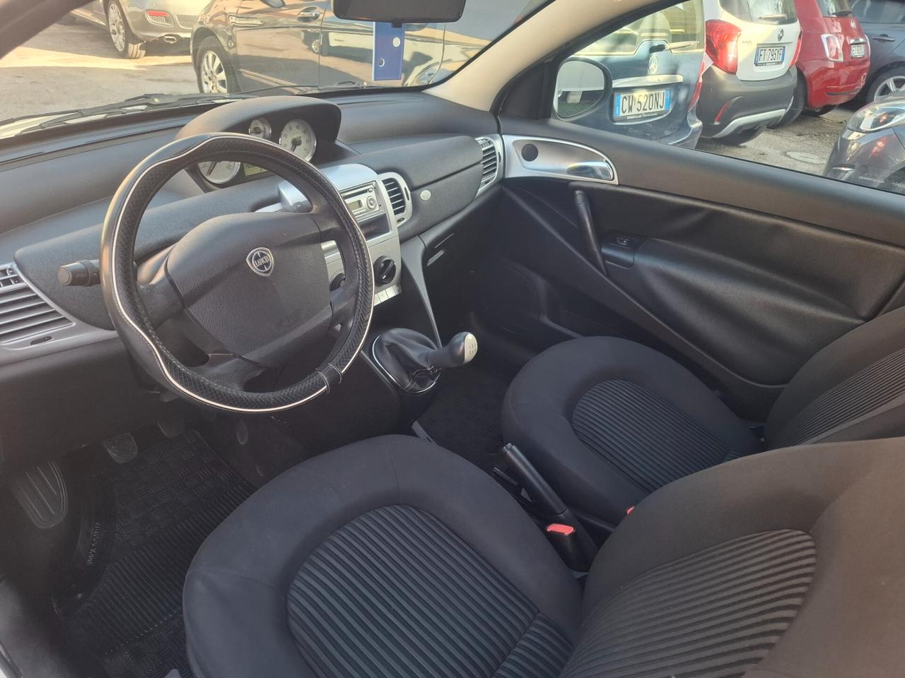 Lancia Ypsilon 1.3 MJT 75 CV Diva