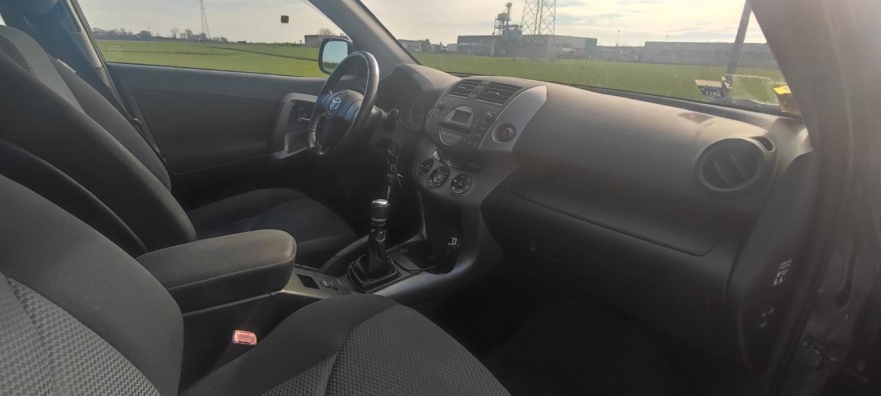 Toyota RAV 4 RAV4 2.2 D-4D 136 CV SOL