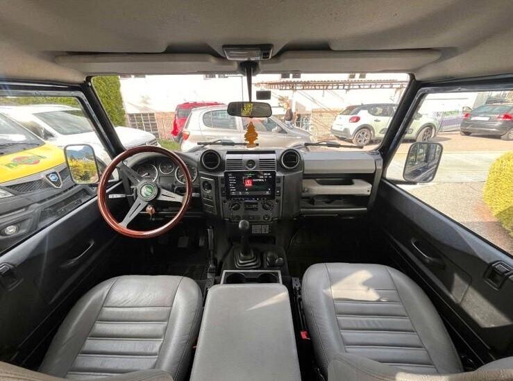 Land Rover Defender 90 2.4 TD4 Pick Up E