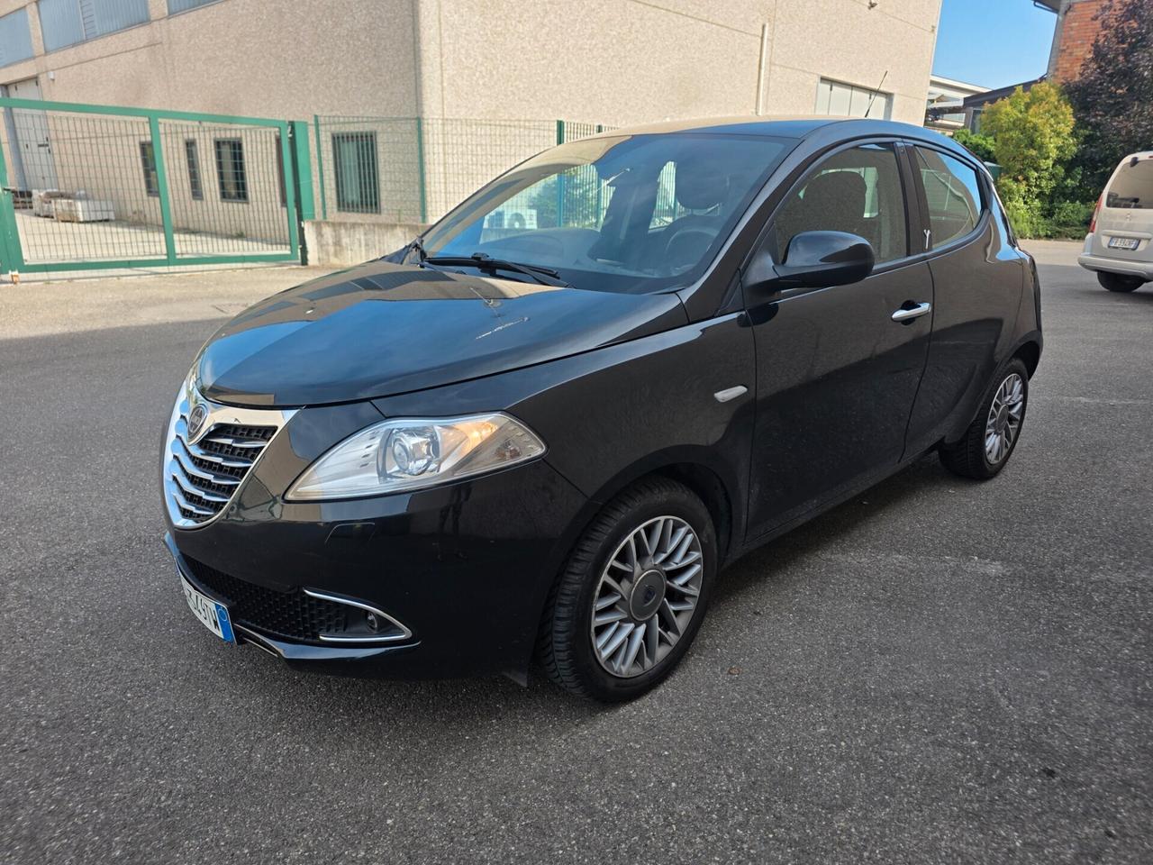 Lancia Ypsilon 1.3 MJT 16V 95 CV 5 porte S&S Silver