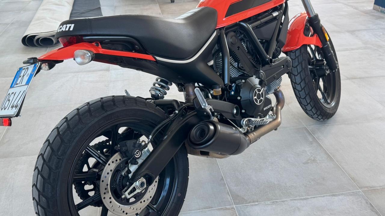 Ducati Scrambler SIXTY2 400