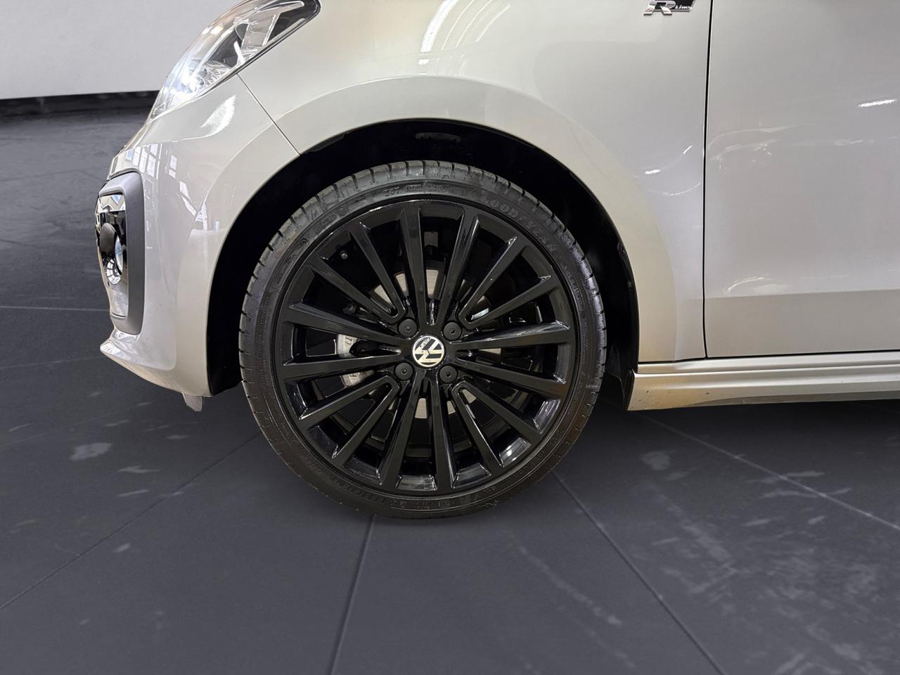 Volkswagen up! 5p 1.0 Move up! 60cv R-line esterior