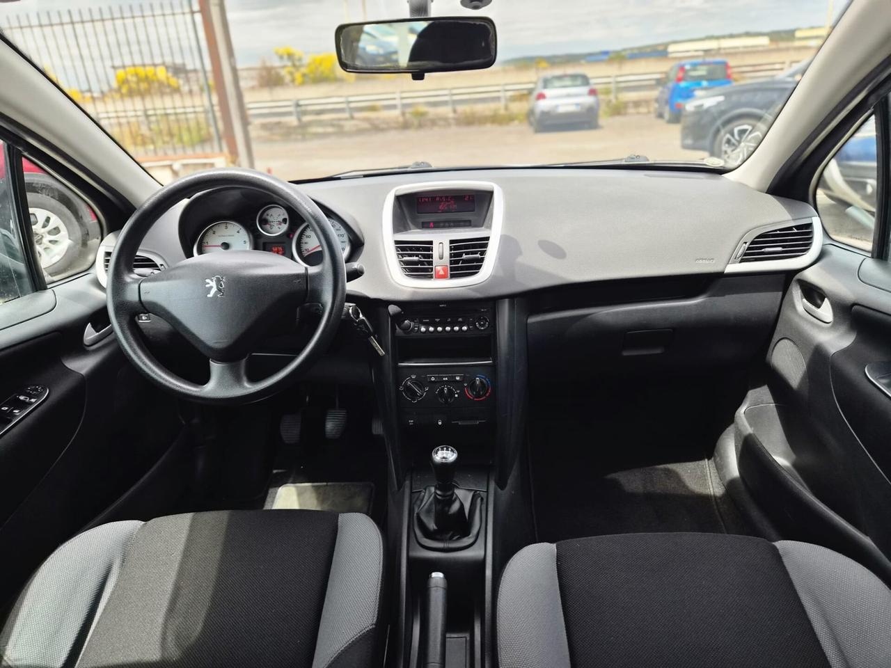 Peugeot 207 1.4 HDi 70CV 5p. ONE Line