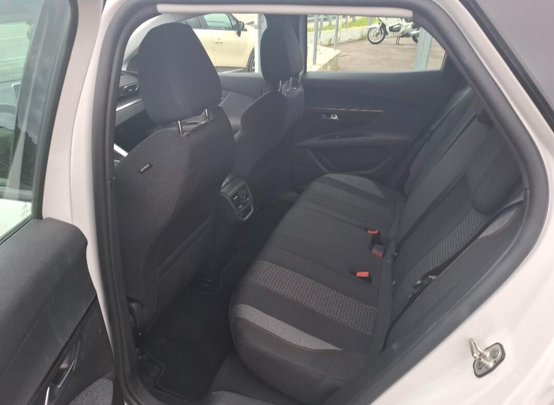 Peugeot 3008 BlueHDi 1.5 130cv anno 12-2021