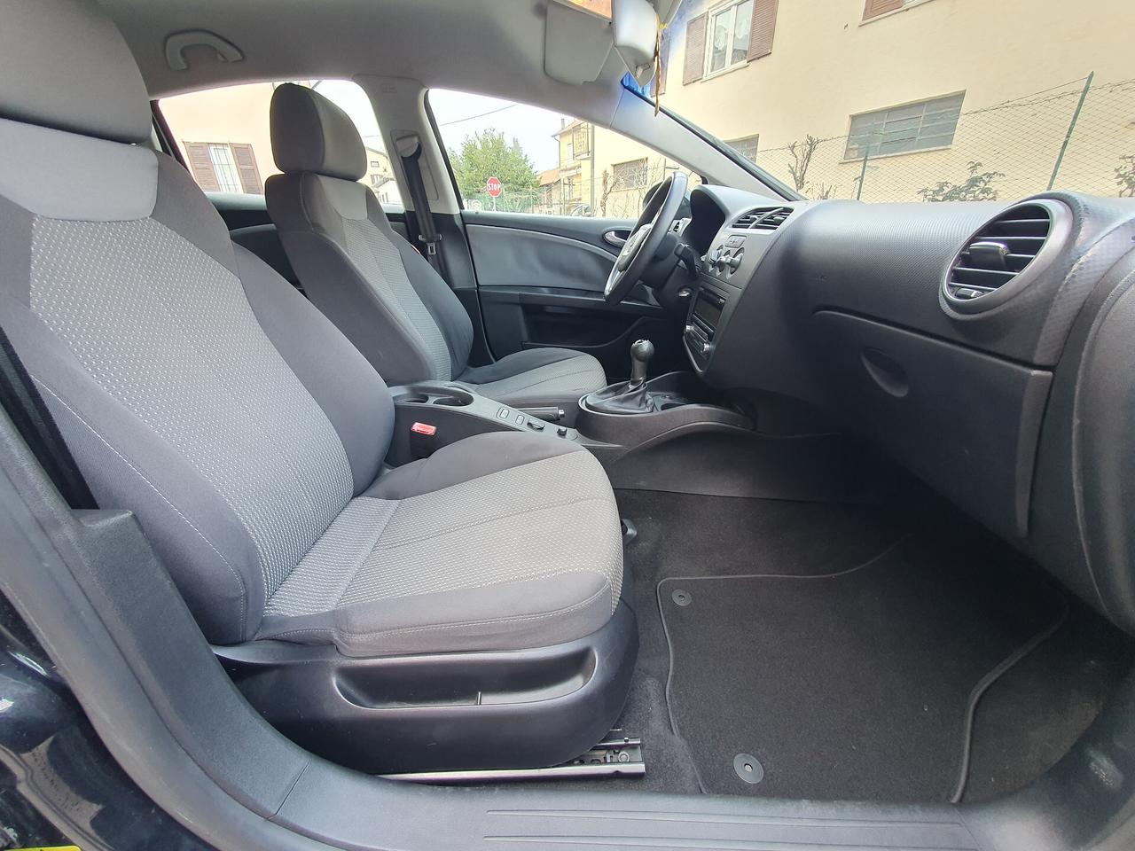 Seat Leon 1.6 TDI 90CV *NeoPatentati*