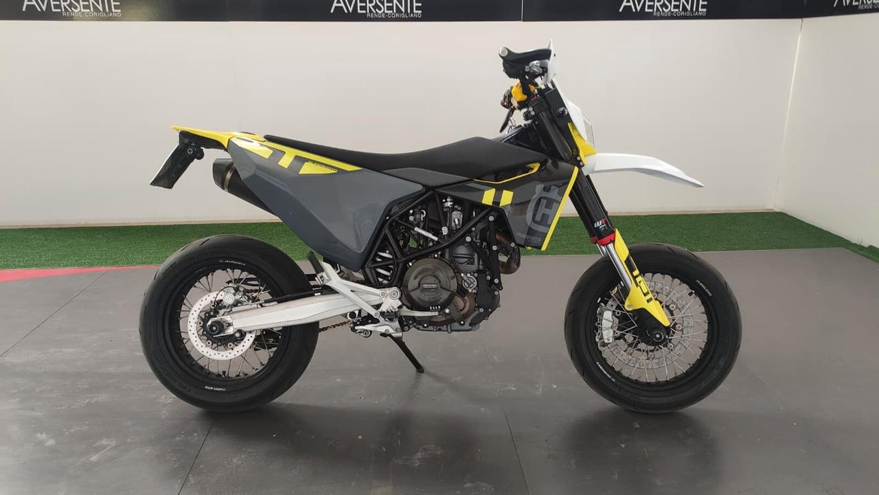 Husqvarna 701 Supermoto