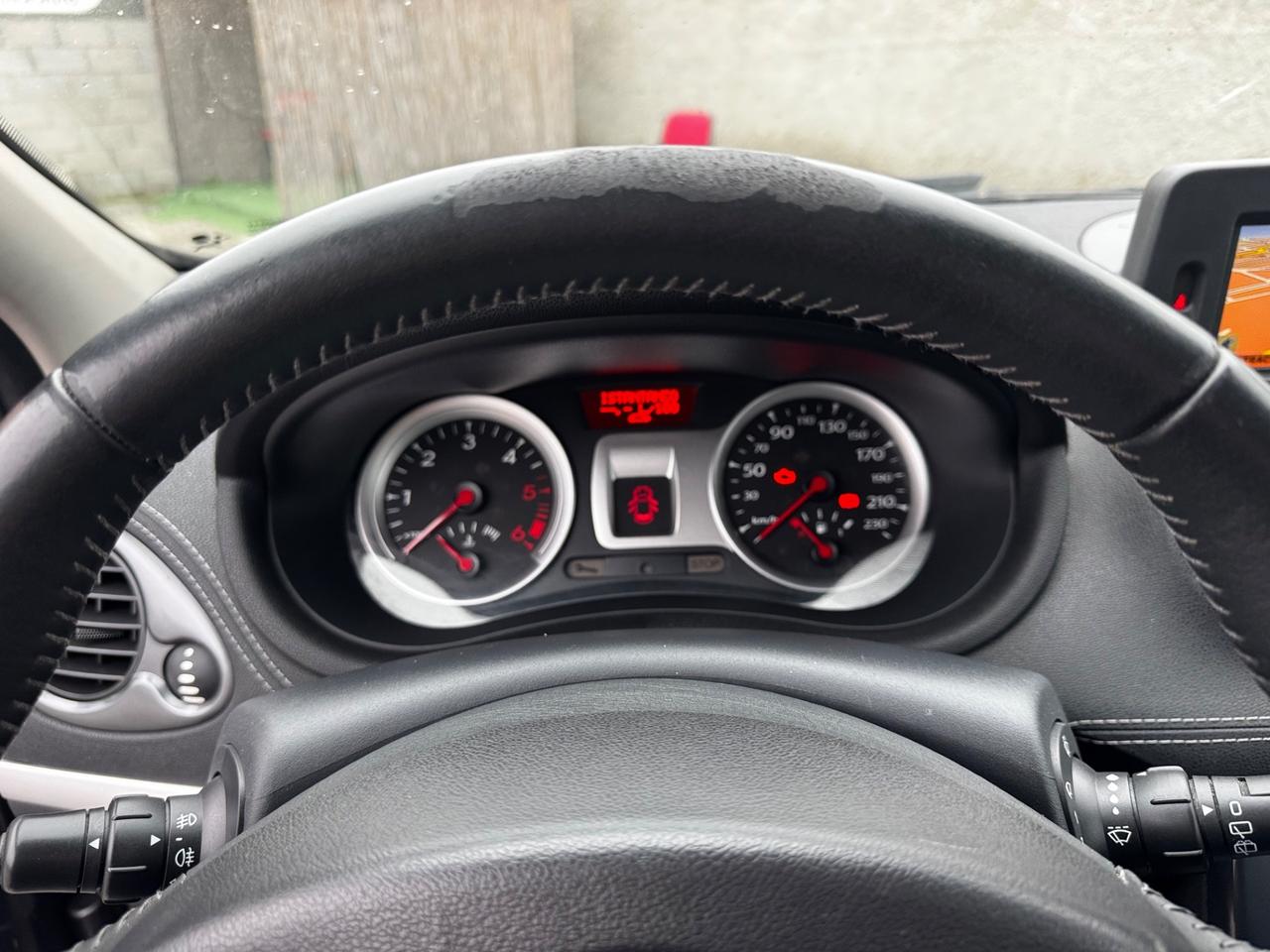 Renault Clio 1.5 dCi 85CV 5 porte con GANCIO TRAINO