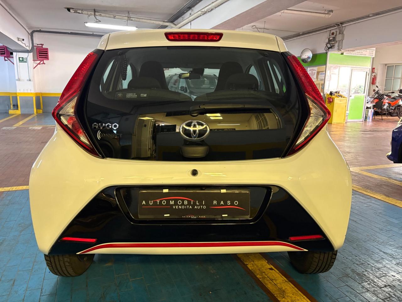 Toyota Aygo Connect 1.0 VVT-i 72 CV 5 porte x-clusiv MMT
