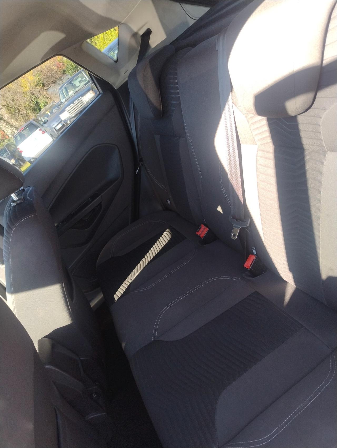 Ford Fiesta 1.5 TDCi 75CV 5 porte Titanium