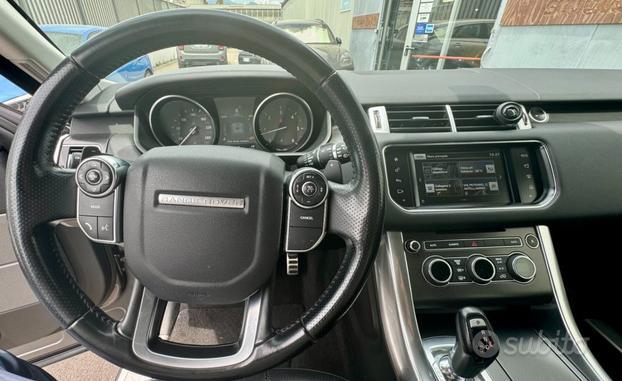 LAND ROVER Range Rover Sport 3.0 TDV6 HSE Dynami