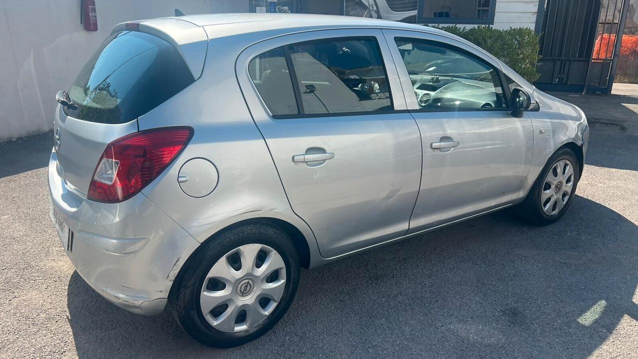 Opel Corsa 1.2 5 porte Club IMPIANTO GPL Nord Italia
