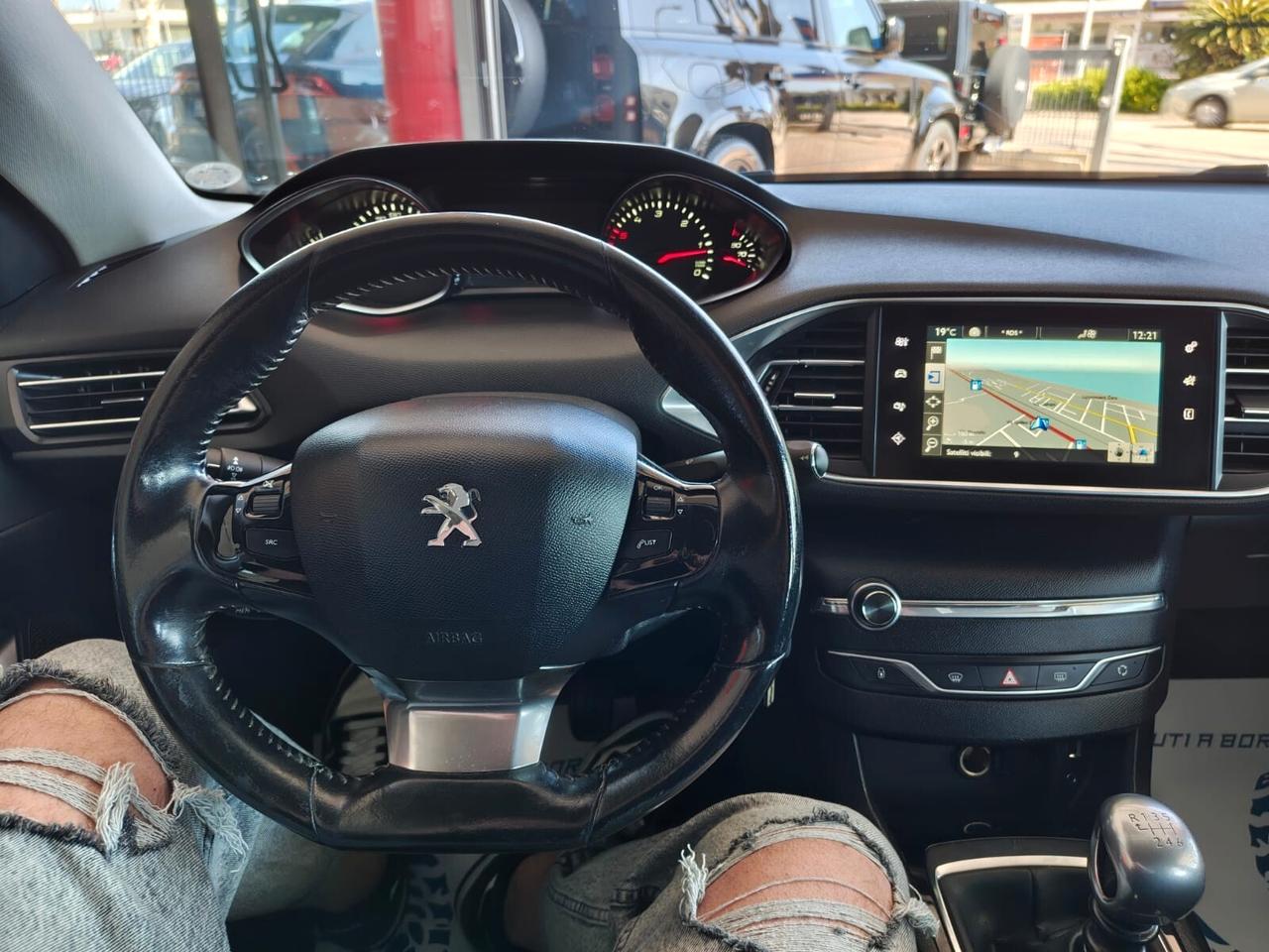 Peugeot 308 BlueHDi 120 S&S Business