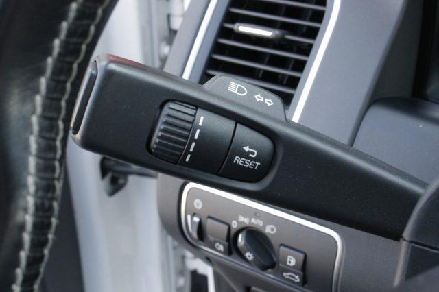 VOLVO XC60 D4 Awd Geartronic R-design Unicoprop. Pelle