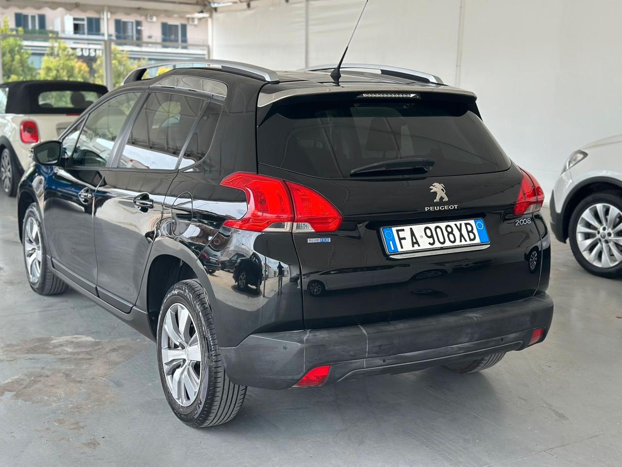 Peugeot 2008 BlueHDi 100 Black Matt 2015
