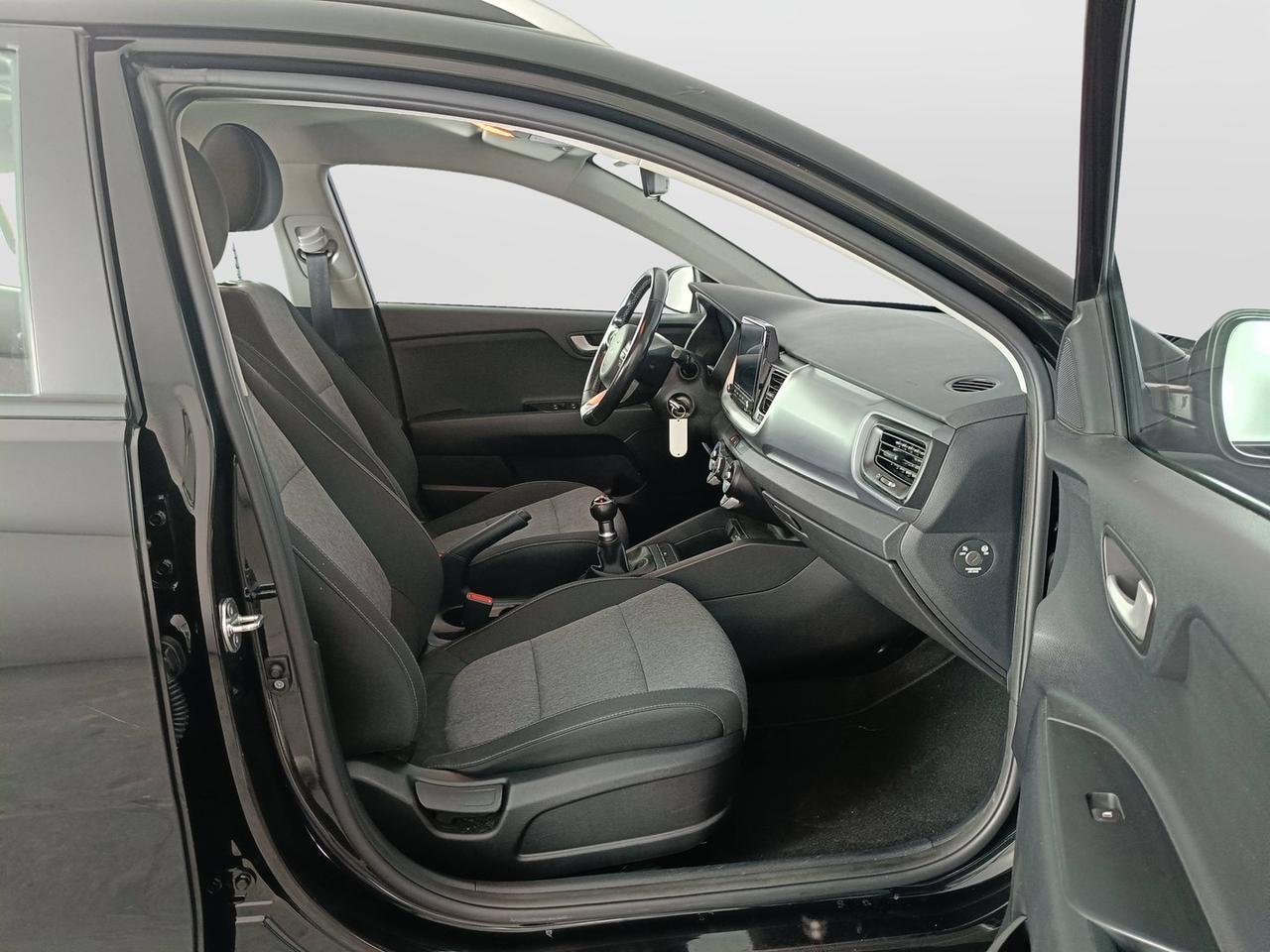 KIA Stonic - Stonic 1.2 dpi Urban Techno&Design Pack 84cv