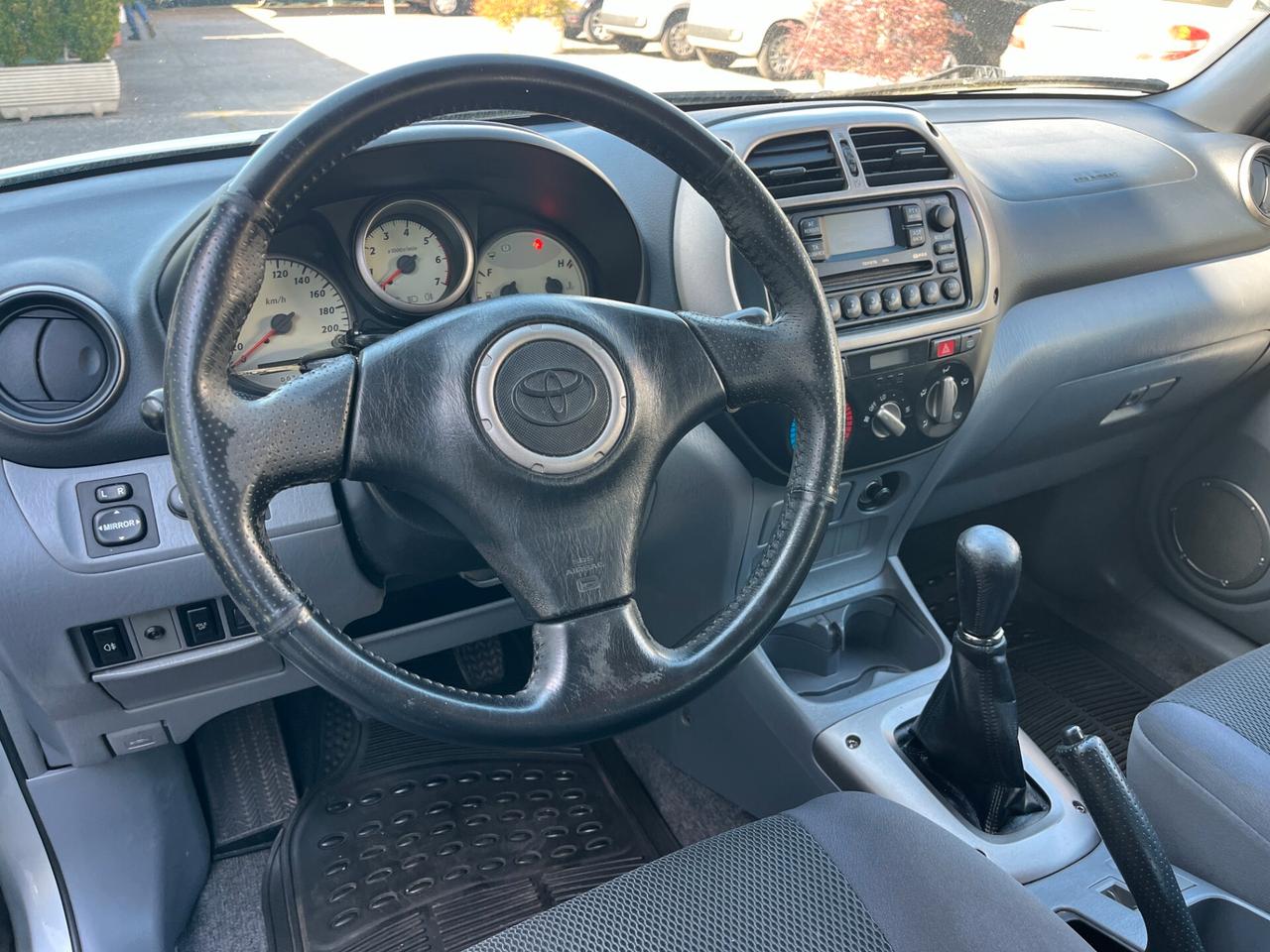 Toyota RAV 4 RAV4 2.0 Tdi D-4D cat 3 porte Sol