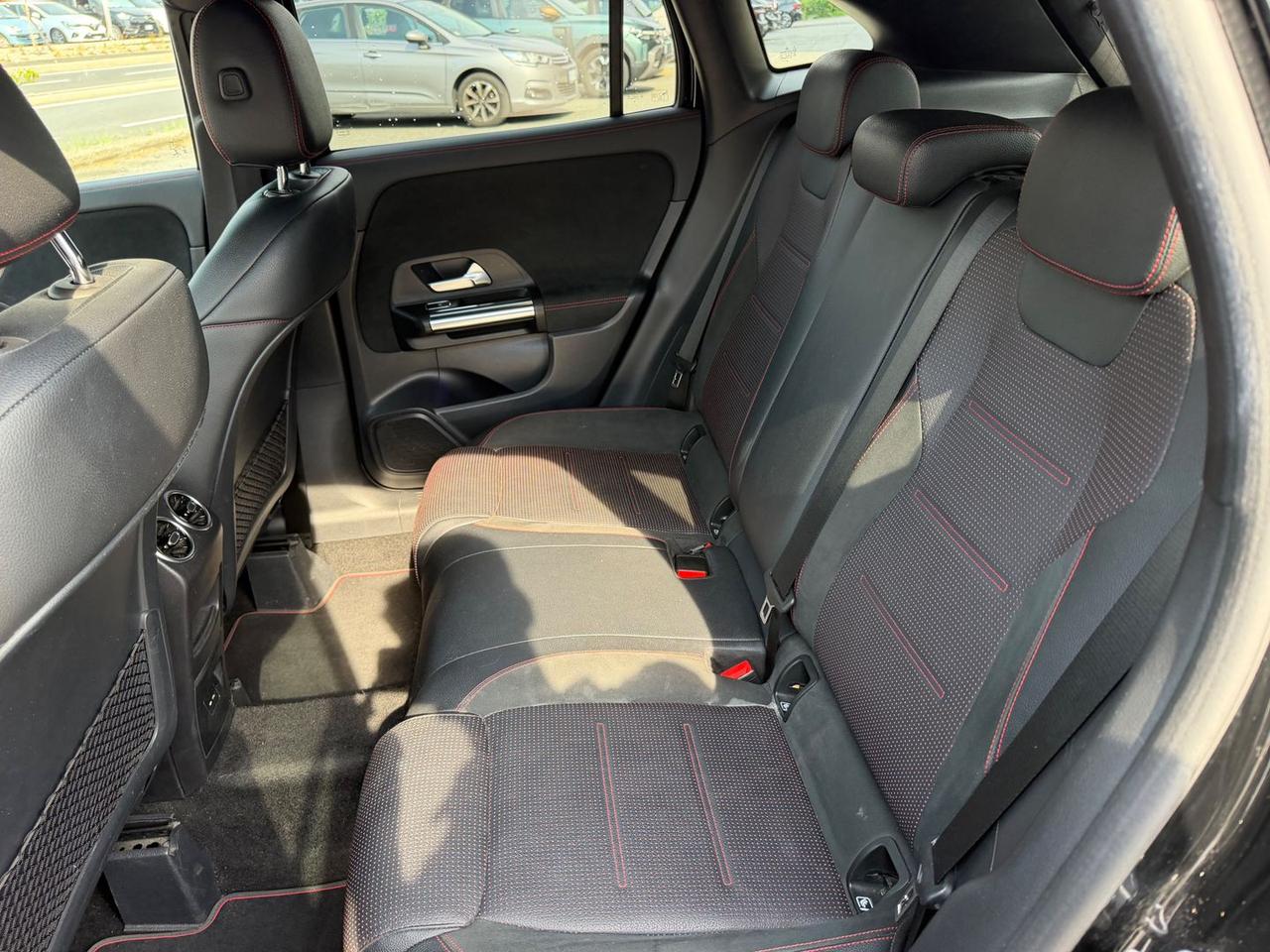 Mercedes-Benz GLA 200 D Premium Red Edition #11451