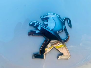 Peugeot 208 1.4 HDi 68 CV 3 porte Allure