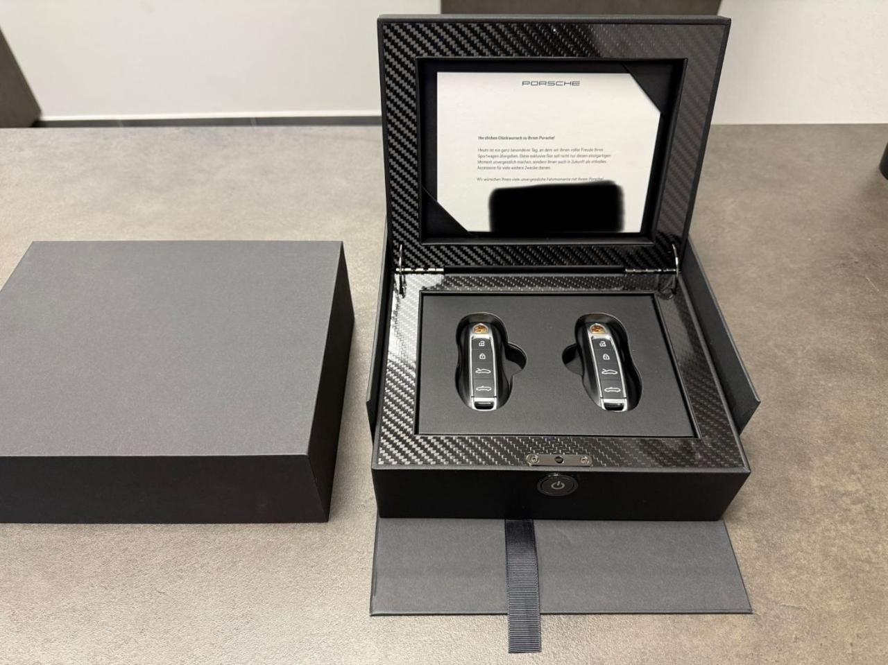 PORSCHE 911 Carrera 4 GTS Cabriolet 2.0*Bose-Matrix-Alcantara*