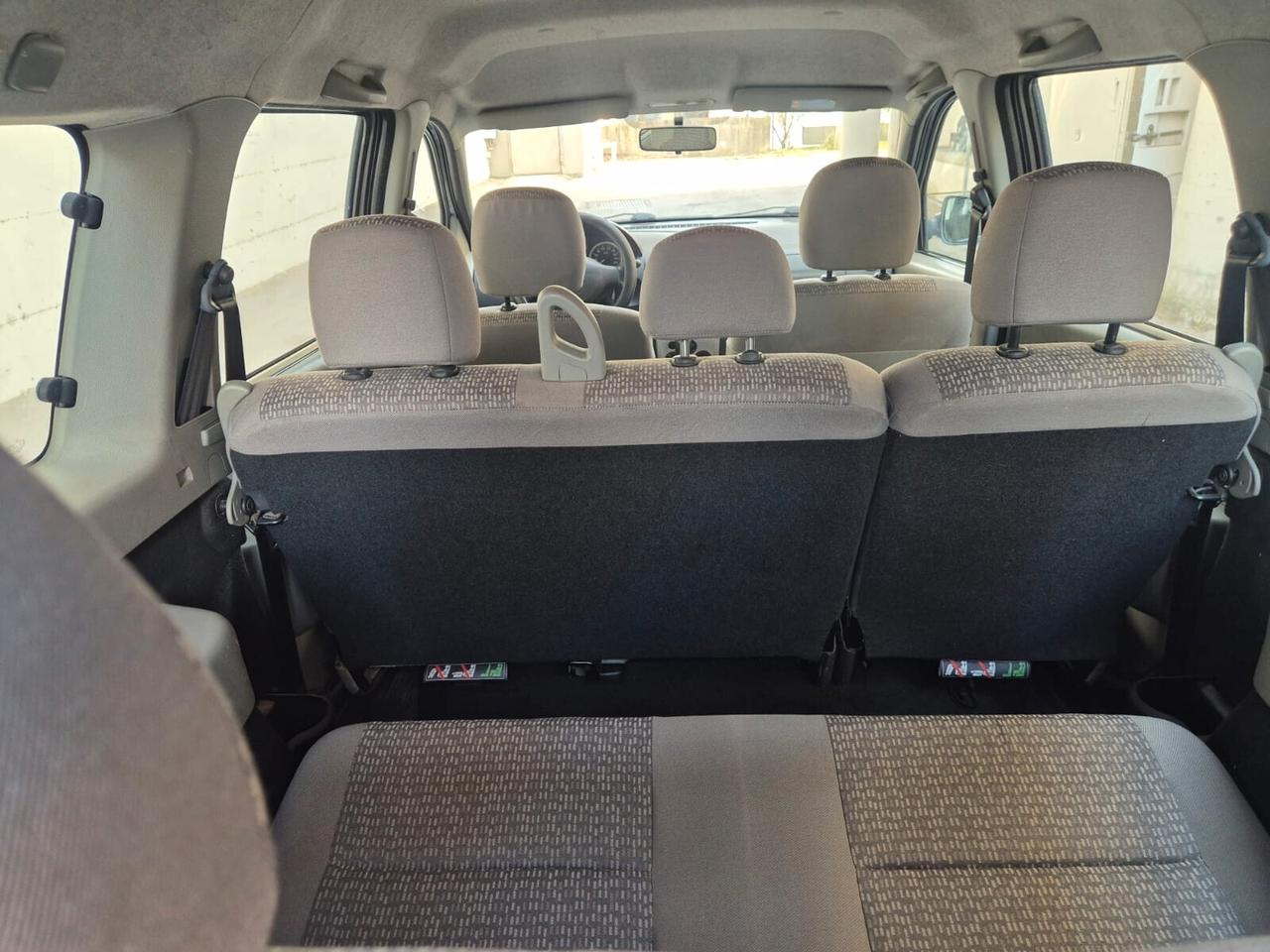 Dacia Logan MCV 1.5 dCi 70CV 7 posti Lauréate OK NEOPATENTATI