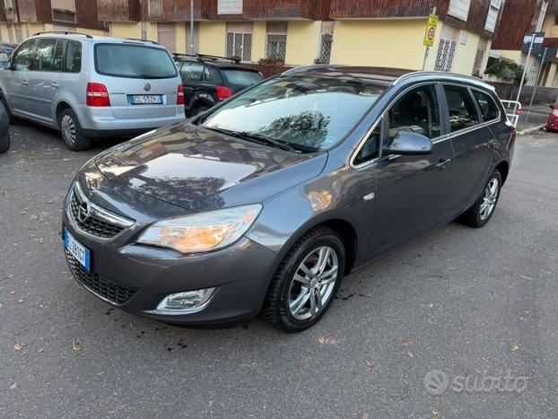 Opel Astra SW 2.0 CDTI 165cv - SOLO 92550 Km. -