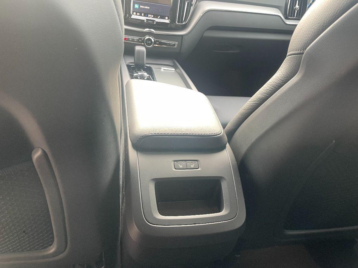 VOLVO - XC60 - B4 automatico Plus Dark