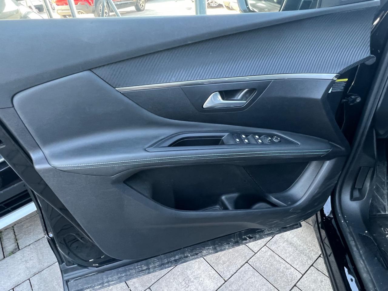 Peugeot 3008 Hybrid 225 e-EAT8 Allure FINANZIABILE